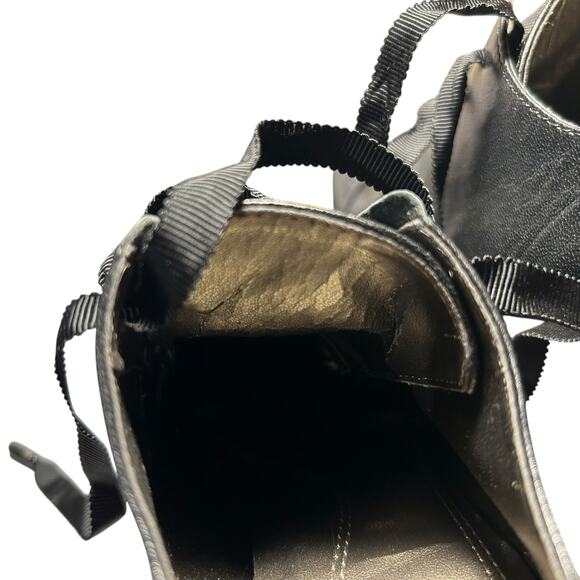 Tahari Grace Shoes Healed Leather Black Pointed Toe Victorian Lace Up SZ 7.5 - Picture 8 of 9